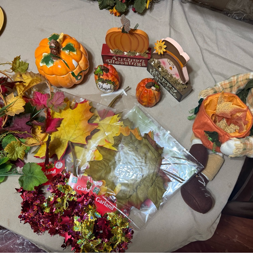 Autumn Leaves Garland - Festive Fall Decor and more! 🍁